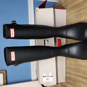 NWT Womens Hunter Boots Black Size 10 With New Hunter Boot Socks